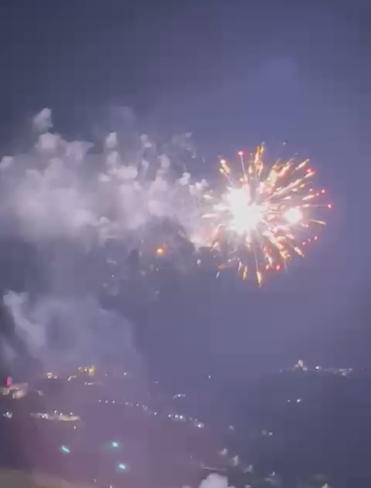 Scudetto Napoli, spettacolo pirotecnico a Grottolella. Tifosi azzurri in festa