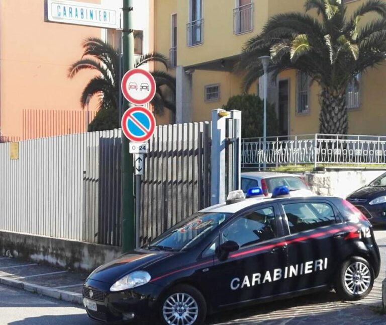 Pratola Serra, in area di servizio ruba macchina per caffè e vino: scatta la denuncia
