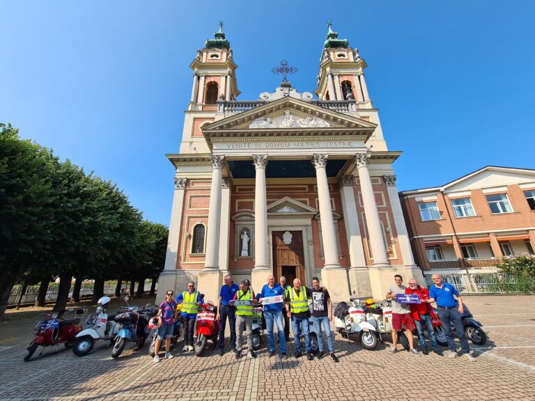 FOTO/Il Vespa Club di Grottaminarda conquista “Vespa Trophy” in Svizzera
