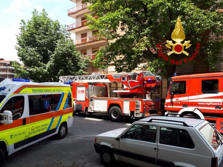 Non rispondeva ai richiami dei vicini: 58enne trovato morto in casa