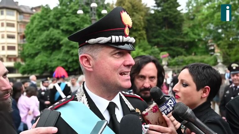VIDEO-FOTO/ L’Arma festeggia in piazza l’anniversario. E Bramati saluta l’Irpinia
