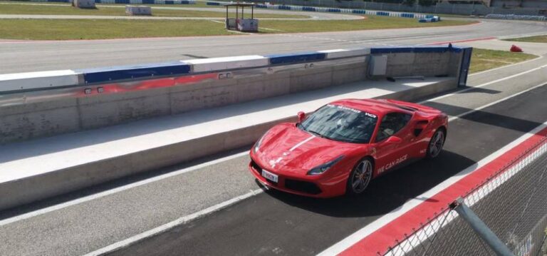 Regalare la guida di una Ferrari: ecco come fare