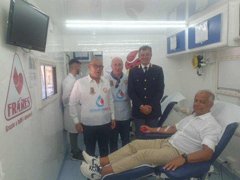 Il Ministro dona il sangue e rassicura: “Presto più agenti di polizia in Irpinia”