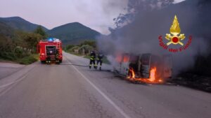 Incendio_pulmino_Mugnano