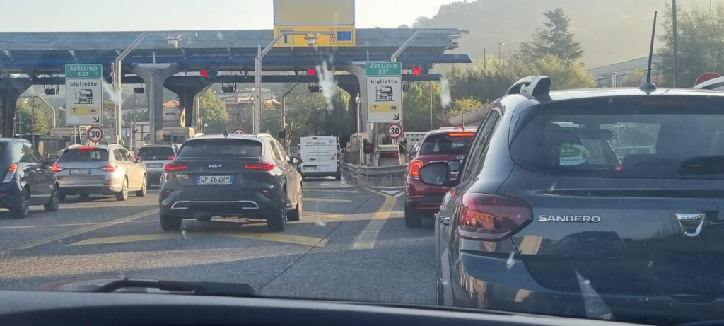 Traffico_casello-AvEst
