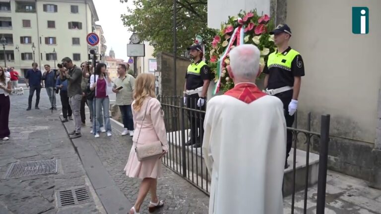 Guerra ai buchi neri post-terremoto, si comincia a demolire