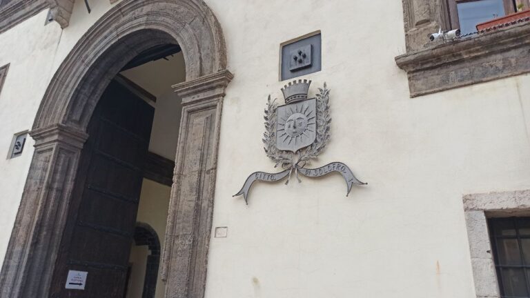 Solofra, Piazza Mercato chiusa alle auto: parte la raccolta firme del Forum dei Giovani