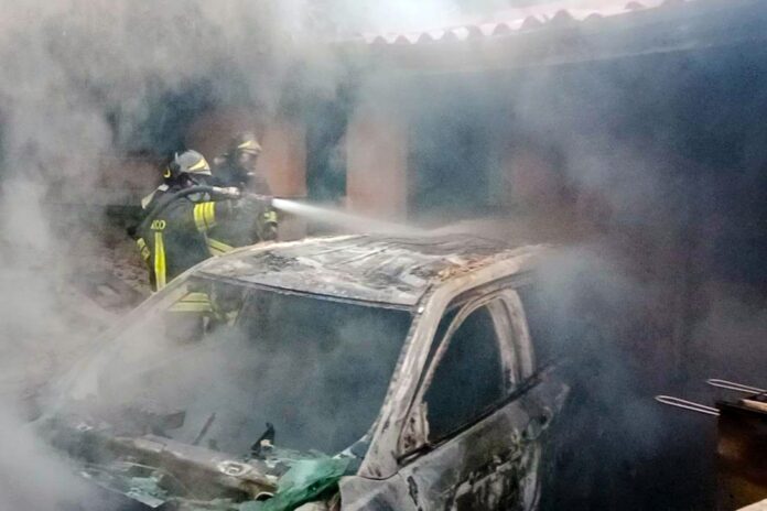 Incendio_auto_Serino