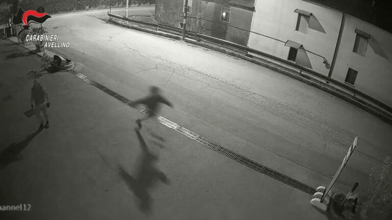 VIDEO/ Raid incendiario a Contrada: i Carabinieri individuano i responsabili