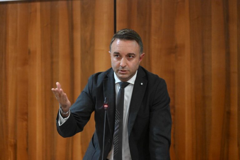 “Con Nargi convintamente, dagli altri ricette vecchie e stantie”. Spiniello vuole il bis con Davvero