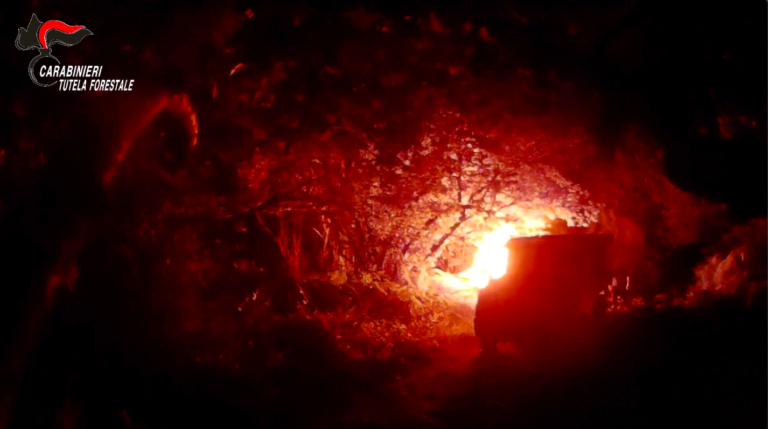 VIDEO/ Bruciavano rifiuti speciali sul Terminio: beccati dalle telecamere