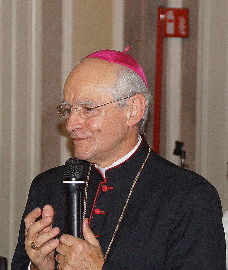 La sera prima degli esami: la lettera del vescovo Aiello ai maturandi