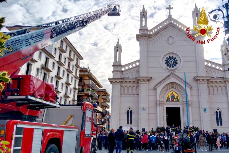 VIDEO/ I Vigili del Fuoco festeggiano Santa Barbara: “Troppi interventi per incidenti stradali”