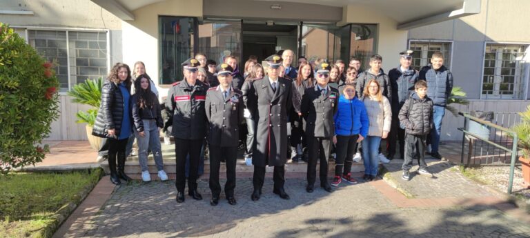 Cultura della legalità: l’Istituto Palmieri Rampone Polo in visita al Comando Provinciale dei Carabinieri di Benevento