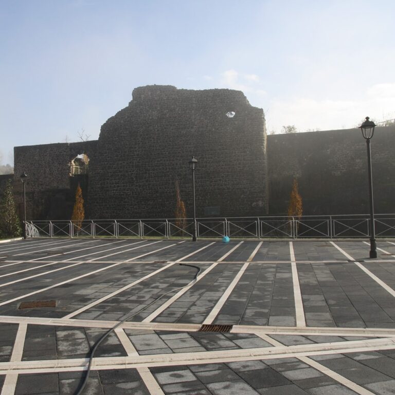 Dopo 13 anni riapre Piazza Castello, Festa: “Sarà luogo di eventi, non un parcheggio”