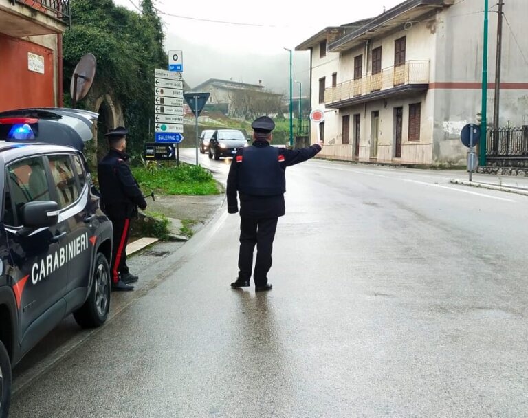 VIDEO/ Blitz dei Carabinieri in un club privé: scattano sanzioni e denunce