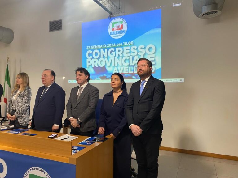 Video/Forza Italia, De Angelis confermato alla guida del partito azzurro in Irpinia