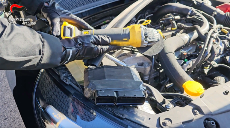 VIDEO/ Furto di auto: i Carabinieri arrestano in flagranza due giovani e denunciano un minorenne