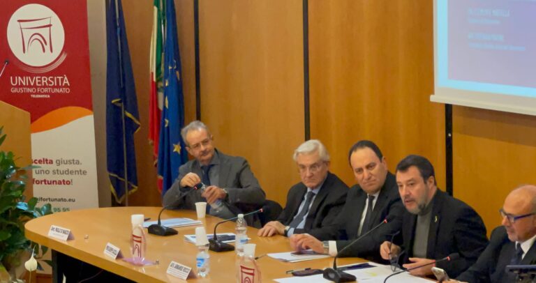 Salvini all’Università di Benevento: “Strade più sicure e nessuno sconto per chi si droga”