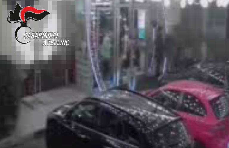 Furto in un locale di Avellino: i Carabinieri identificano il responsabile