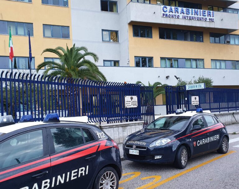 Al controllo dei Carabinieri esibisce una patente falsa: 30enne nei guai