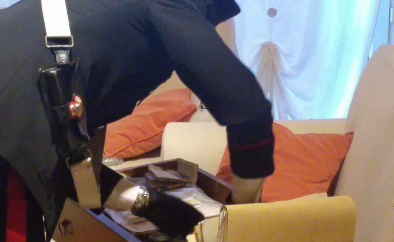 Trovato in possesso di 40 grammi di hashish: 50enne denunciato