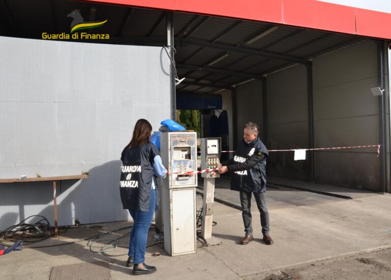 Guardia di Finanza, autolavaggio sequestrato a Manocalzati