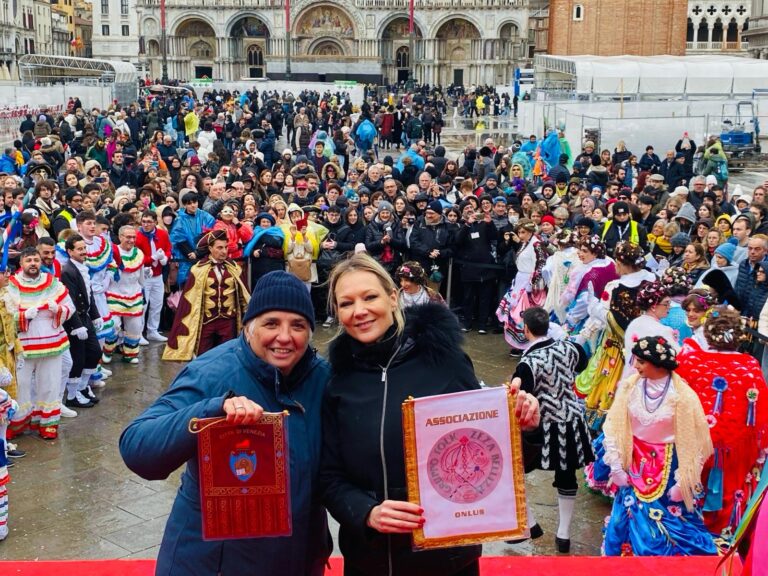 Dopo il Carnevale di Venezia, la Zeza di Bellizzi sfila oggi in città