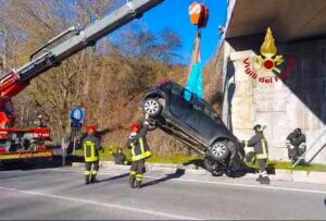 Vigili_Montella_gru