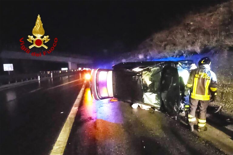 Incidente nella notte sull’A16: paura per un uomo diretto in Puglia