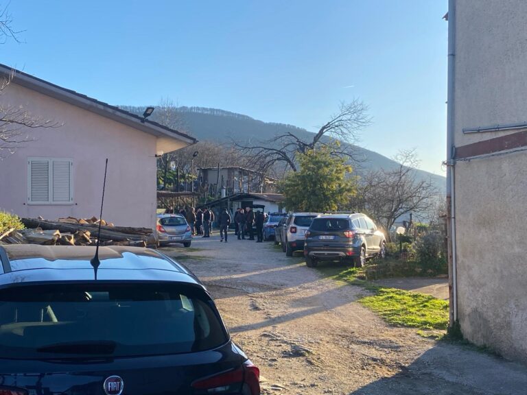 VIDEO/ Padre spara alla figlia e poi si uccide: San Valentino di sangue alle porte di Avellino