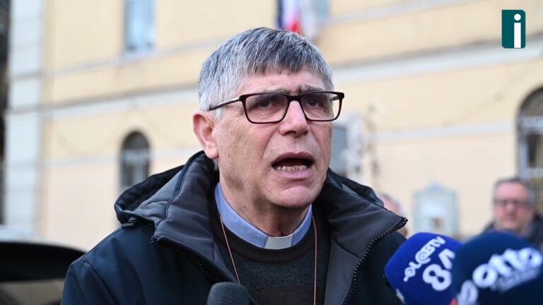VIDEO/ Legalità, il parroco anti Camorra don Patriciello incontra gli alunni del “De Sanctis”