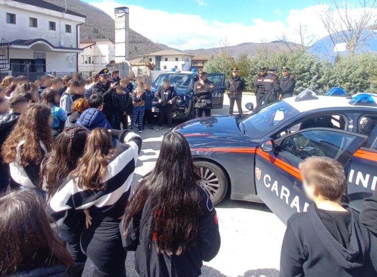 Volturara Irpina, i Carabinieri incontrano gli studenti