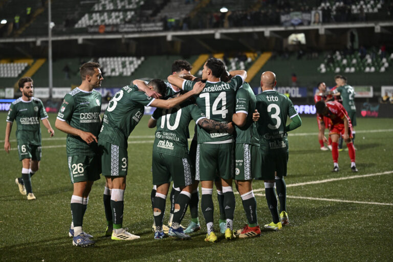 L’Avellino travolge il Picerno 6 a 1: tripletta di Patierno