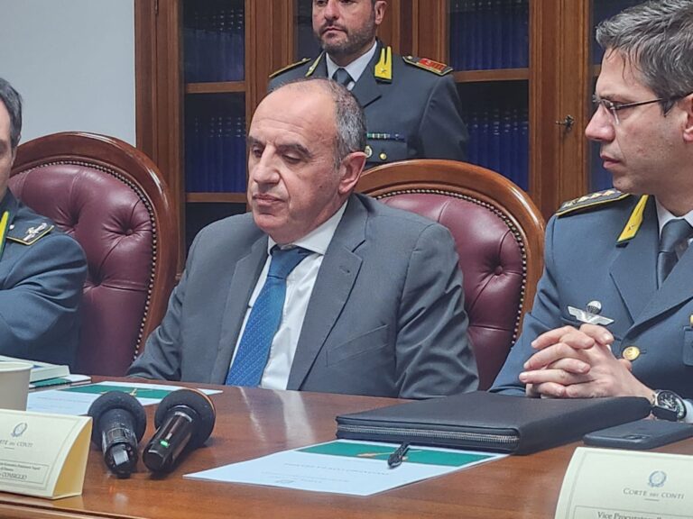 Smart Card per i vaccini anti Covid,  De Luca citato in giudizio dalla Corte dei Conti