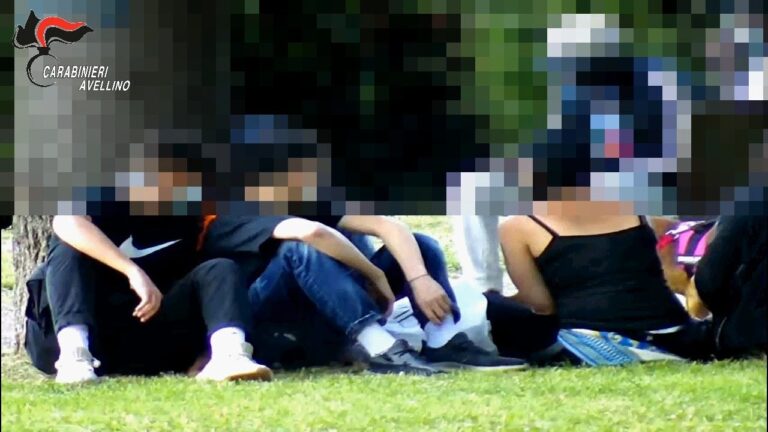 Spaccio a minori in Piazza Kennedy,  sei indagati finiscono a giudizio