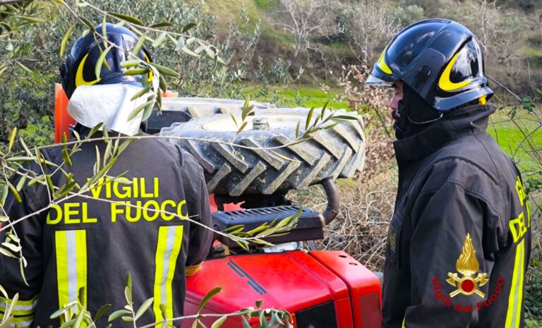Tragedia nei campi in Irpinia: 83enne muore a bordo di un trattore