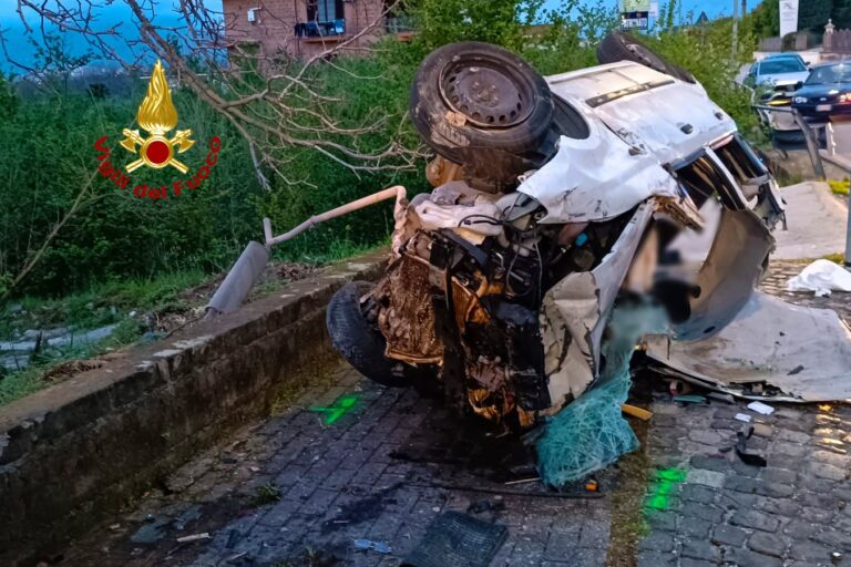 Incidente in Panda, cinque i giovani coinvolti: uno è in rianimazione