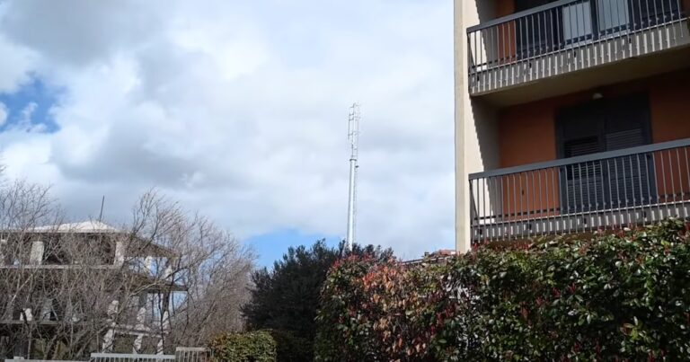 Completata l’antenna ai Cappuccini, i residenti pronti a ricorrere al Tar