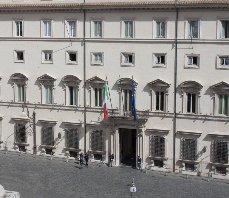 Condizionamento mafioso, sciolti i consigli comunali di Quindici e Monteforte