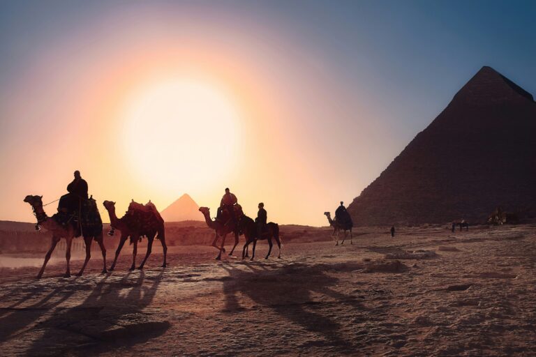 Esplora l’Egitto: Tra Piramidi, Templi e Tesori Nascosti