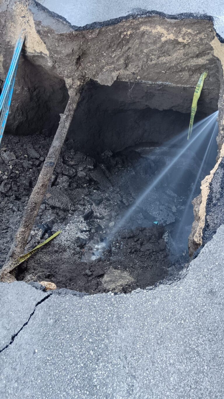 Atripalda, voragine in via Cesinali: erogazione idrica sospesa