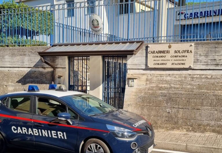 Montoro, lite tra automobilisti: denunciato un 60enne e sequestrato un coltello