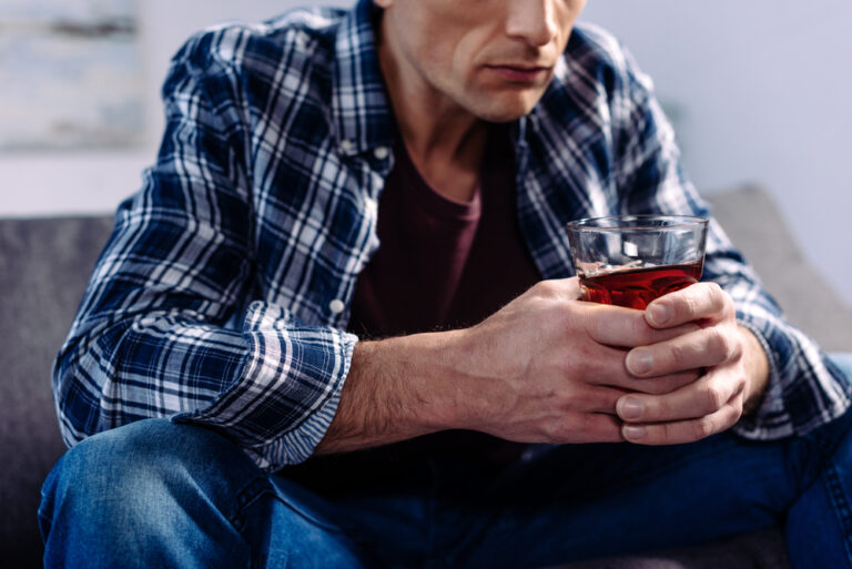 Consumo eccessivo di alcol: come riuscire a smettere