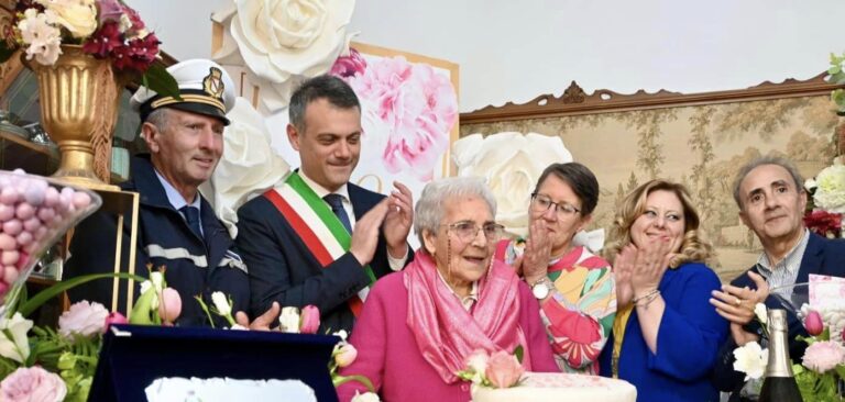 Montemiletto festeggia il secolo di vita di Lucia De Cicco