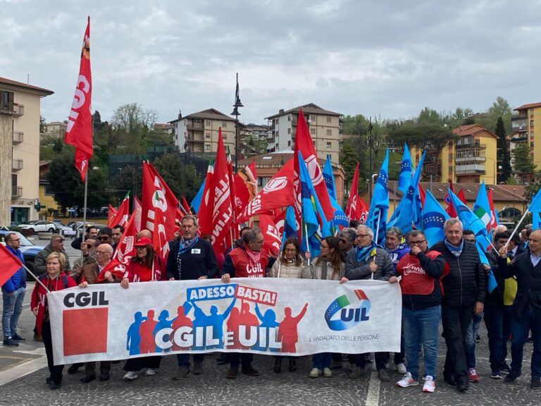 VIDEO/ “Ora basta”: Cgil e Uil in marcia anche in città contro le politiche del Governo