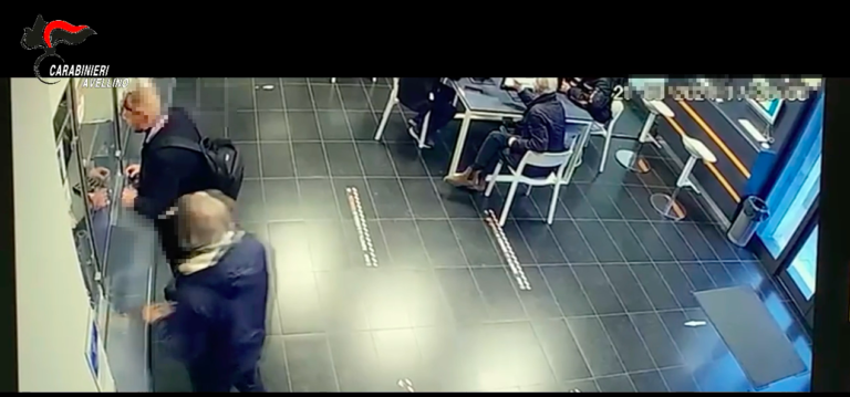 VIDEO/ Furto aggravato e indebito utilizzo di carte di credito: arrestato 35enne