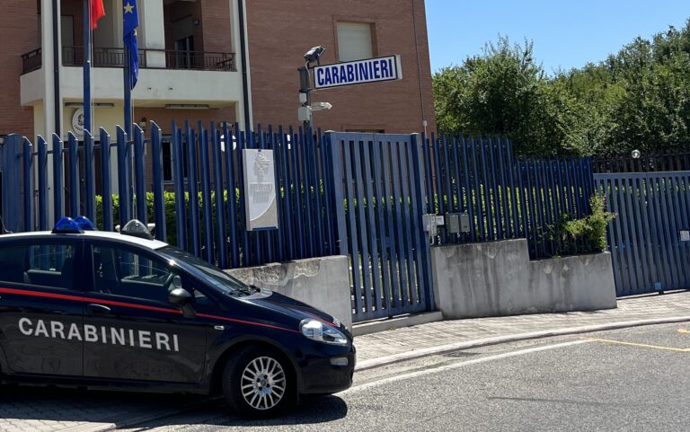 Tentano di rubare in un’azienda di Gesualdo, i Carabinieri sventano il furto