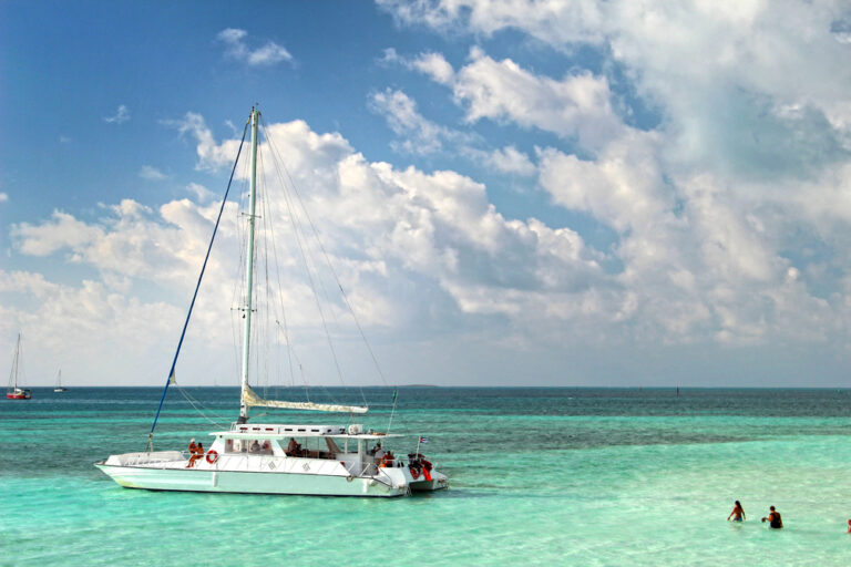 Tutti i vantaggi offerti da una vacanza in catamarano