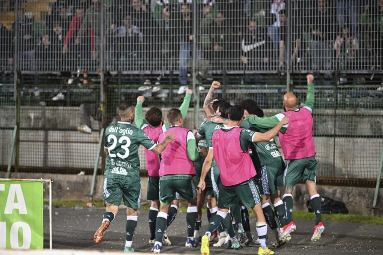 L’Avellino ribalta il Catania con D’Ausilio e Liotti e vola in semifinale play-off